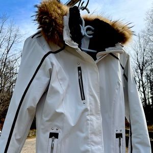 Desante (L) Woman’s Ski Jacket 3/4 length, excellent only wore a few times.